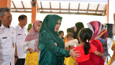 Bupati Fadia Serahkan Bantuan Sembako dan Kendaraan untuk Puskesmas dalam Upaya Cegah Stunting dan Kematian Ibu-Bayi