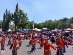 Warga Pemalang Tumpah Ruah Nonton Karnaval Budaya dan Pembangunan