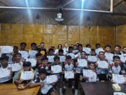 Sambut Tim Soeratin U-15, Ketua Askab PSSI Pemalang Beri Piagam Prestasi