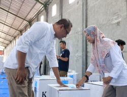 Pengepakan Usai, KPU Batang Siap Distribusikan Logistik 