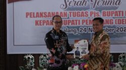 Agung Hariyadi Serahkan Nota Tugas Pjs Bupati ke Mansur Hidayat Usai Cuti Kampanye