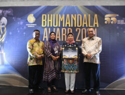 Pj Bupati Batang Raih Bhumandala Award 2024, Bukti Keunggulan Pemanfaatan Informasi Geospasial