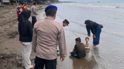 Pengunjung Dilarang Berenang di Pantai Widuri Pemalang