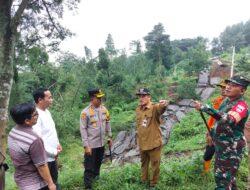 Cek Longsor Jalan Watukumpul, Bupati Pemalang : Masih Bisa Dibangun Lagi