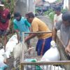 Warga Pekuncen Wiradesa Gotong Royong Bangun Tanggul Darurat untuk Atasi Banjir