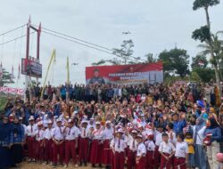 Buka Akses Jalan, Pangdam Diponegoro Resmikan Jembatan Gantung Merah Putih di Batang