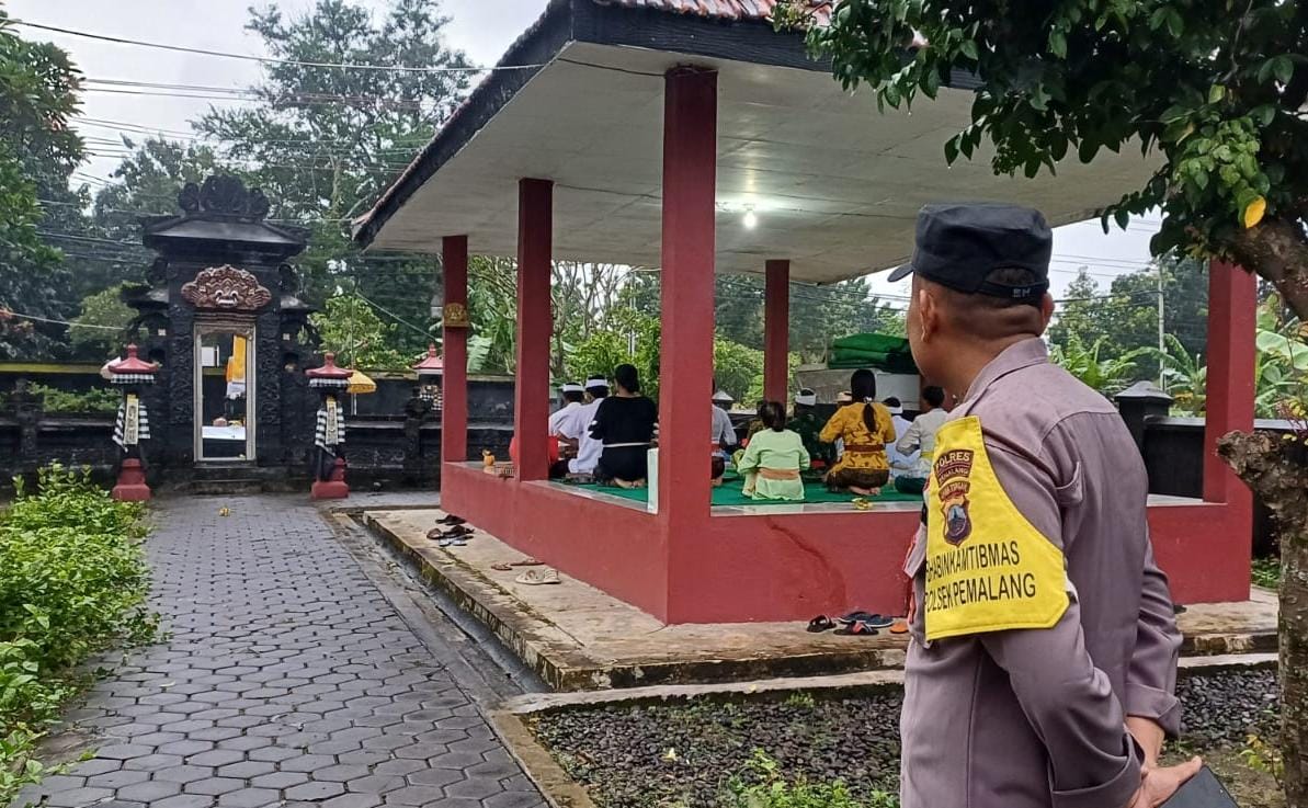 Polisi Amankan Ibadah Nyepi di Pura Satya Dharma Pemalang