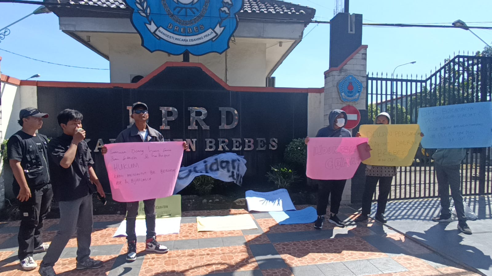 Warga Demo Oknum DPRD Minta Jatah Parkir