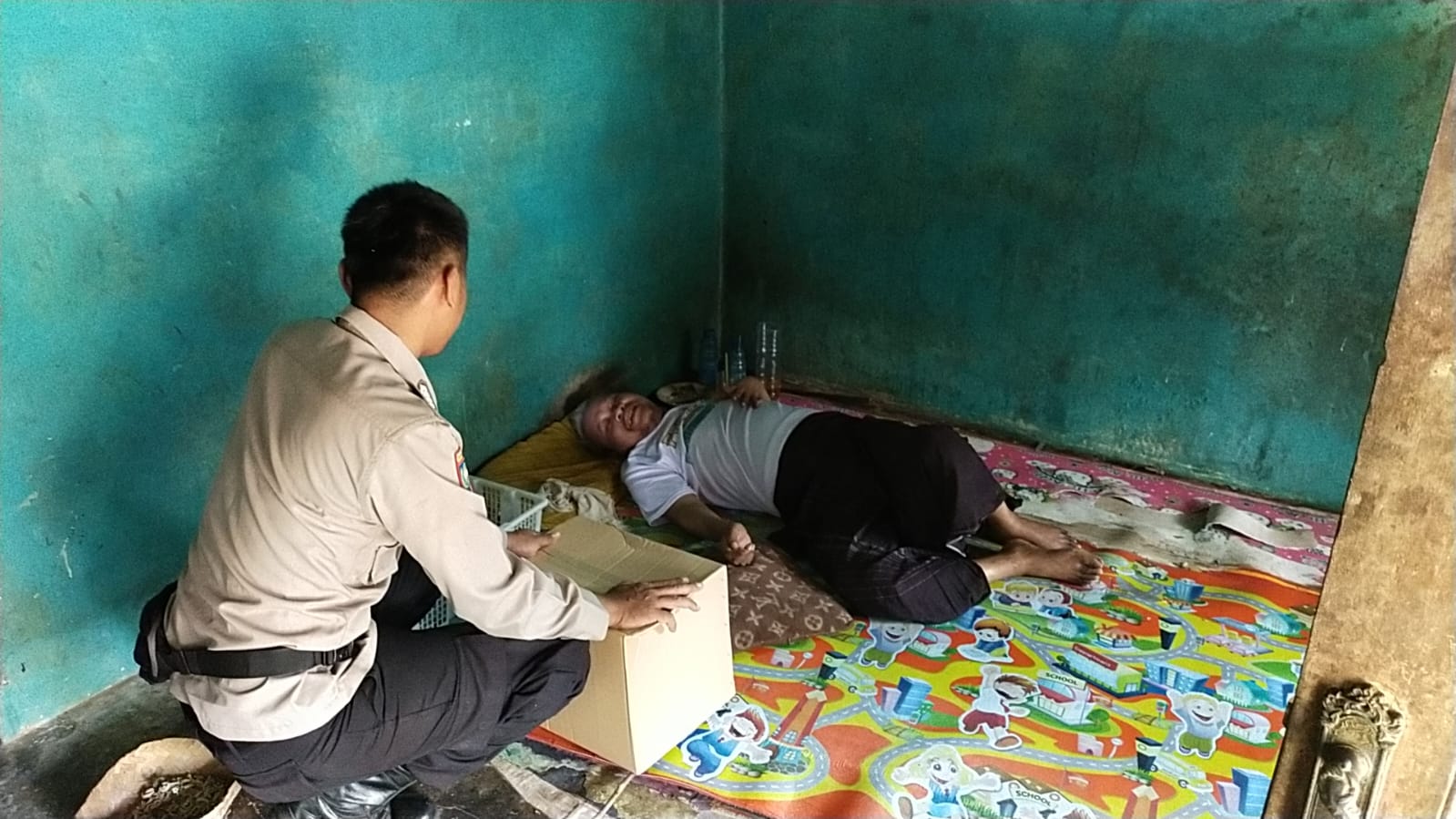 Polri Peduli, Bhabinkamtibmas Polsek Karangdadap Berbagi dengan Warga Penyandang Disabilitas