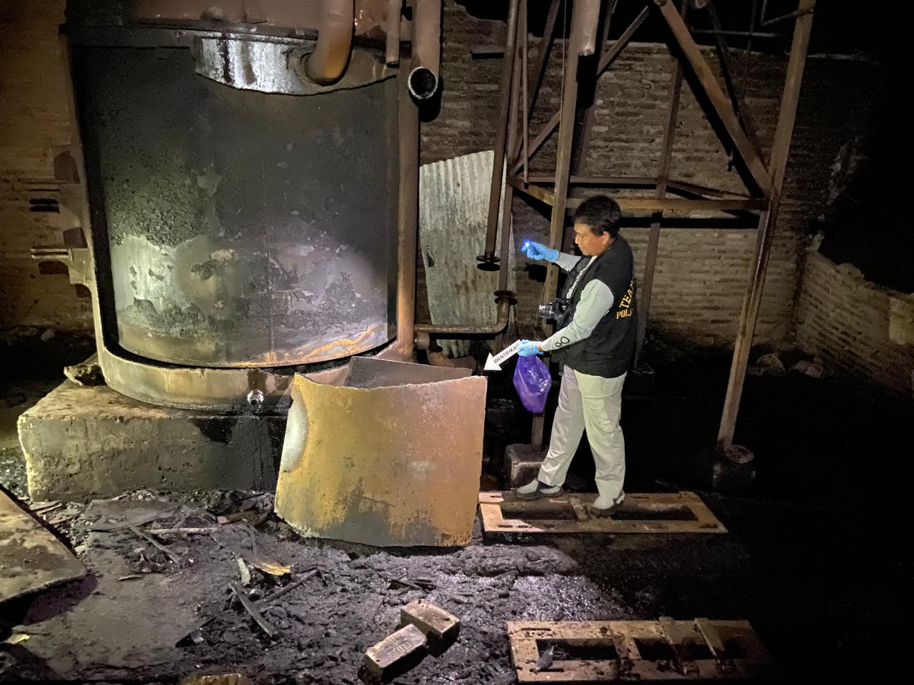 Pabrik Triplek di Pekalongan Terbakar 