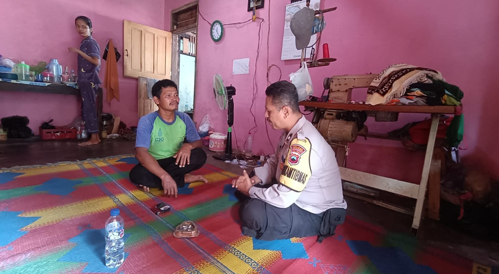 Bhabinkamtibmas Kunjungi Keluarga Korban Kasus Anak di Pekalongan