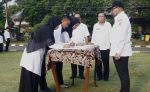 304 PPPK Resmi Dilantik, Bupati Batang Ingatkan Janji Berdedikasi Tinggi dan Integritas