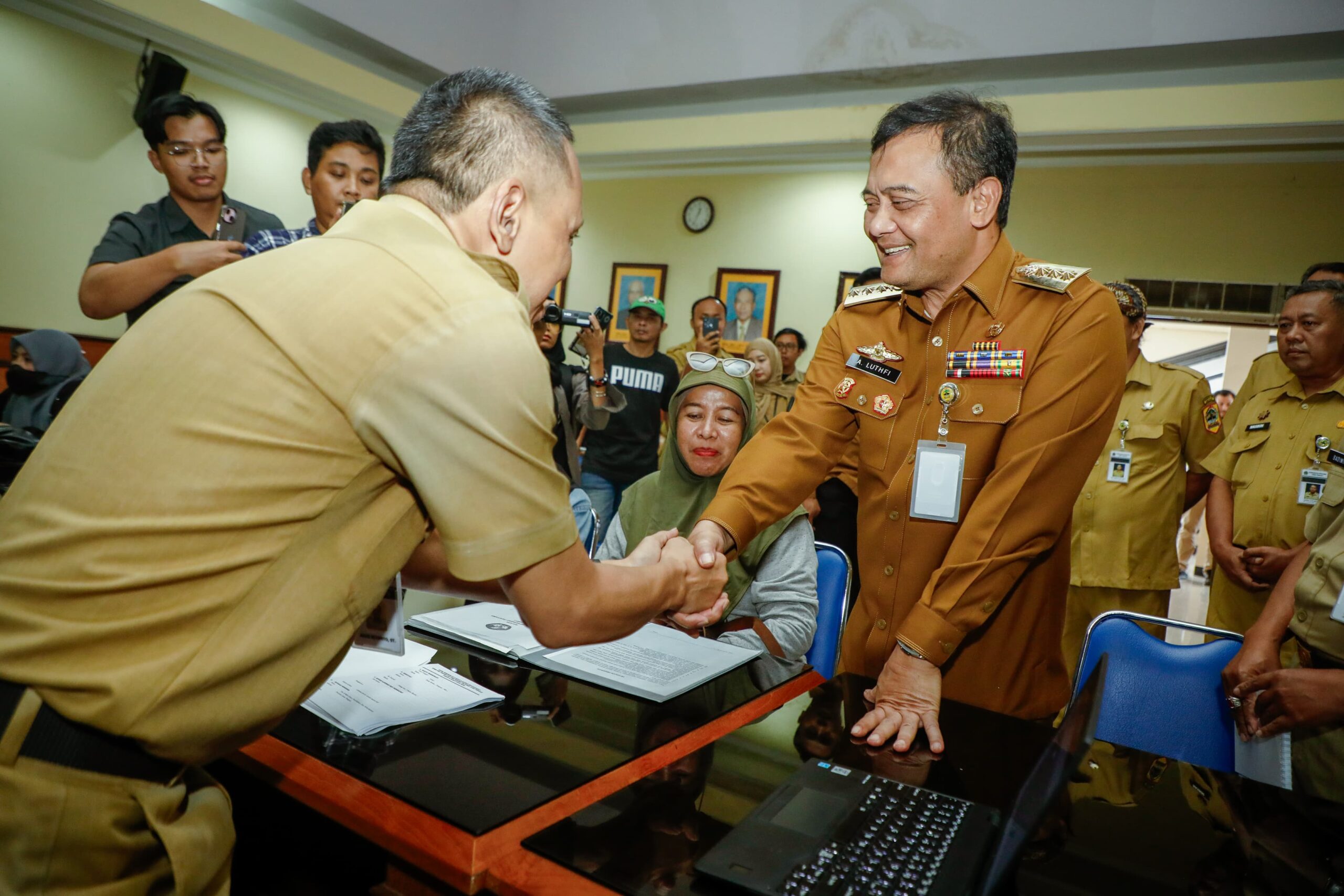 Gubernur Ahmad Lutfhi Dorong Pemda Gratiskan SD dan SMP Swasta