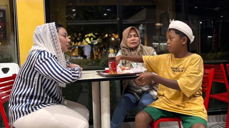 Viral Bocah Gowes Brebes-Subang, Kini Jadi Anak Asuh Bupati Brebes!