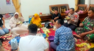 Polsek Karangdadap Pertemukan WNA Asal Nederland yang Mencari Ibu Kandungnya