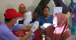 Pemprov Jateng Tangani Gatal, Stres, dan Resti Warga Terdampak Rob di Sayung