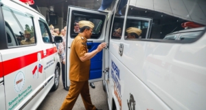 Targetkan 3,9 Juta Warga Desa, Pengusaha Taiwan Hibahkan Dua Mobil Layanan Speling untuk Jateng