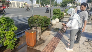 Tumpukan Sampah Membatu di Jalan Pancasila Tegal