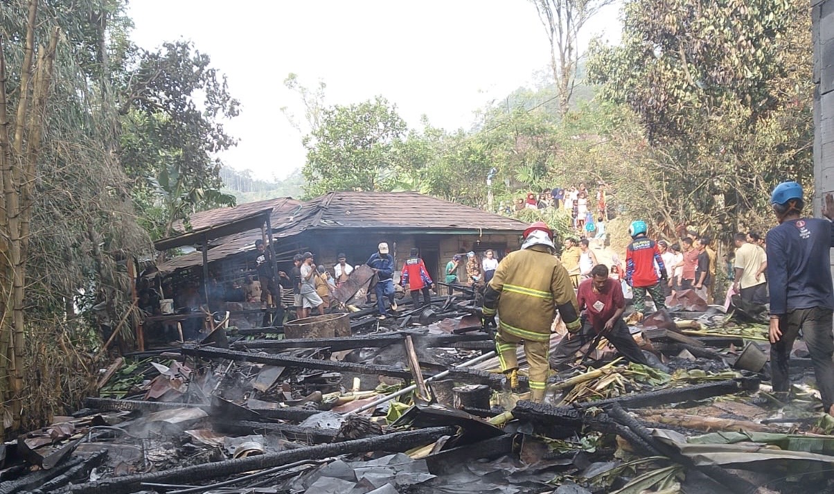 Dua Rumah Warga Badak Pemalang Ludes Terbakar