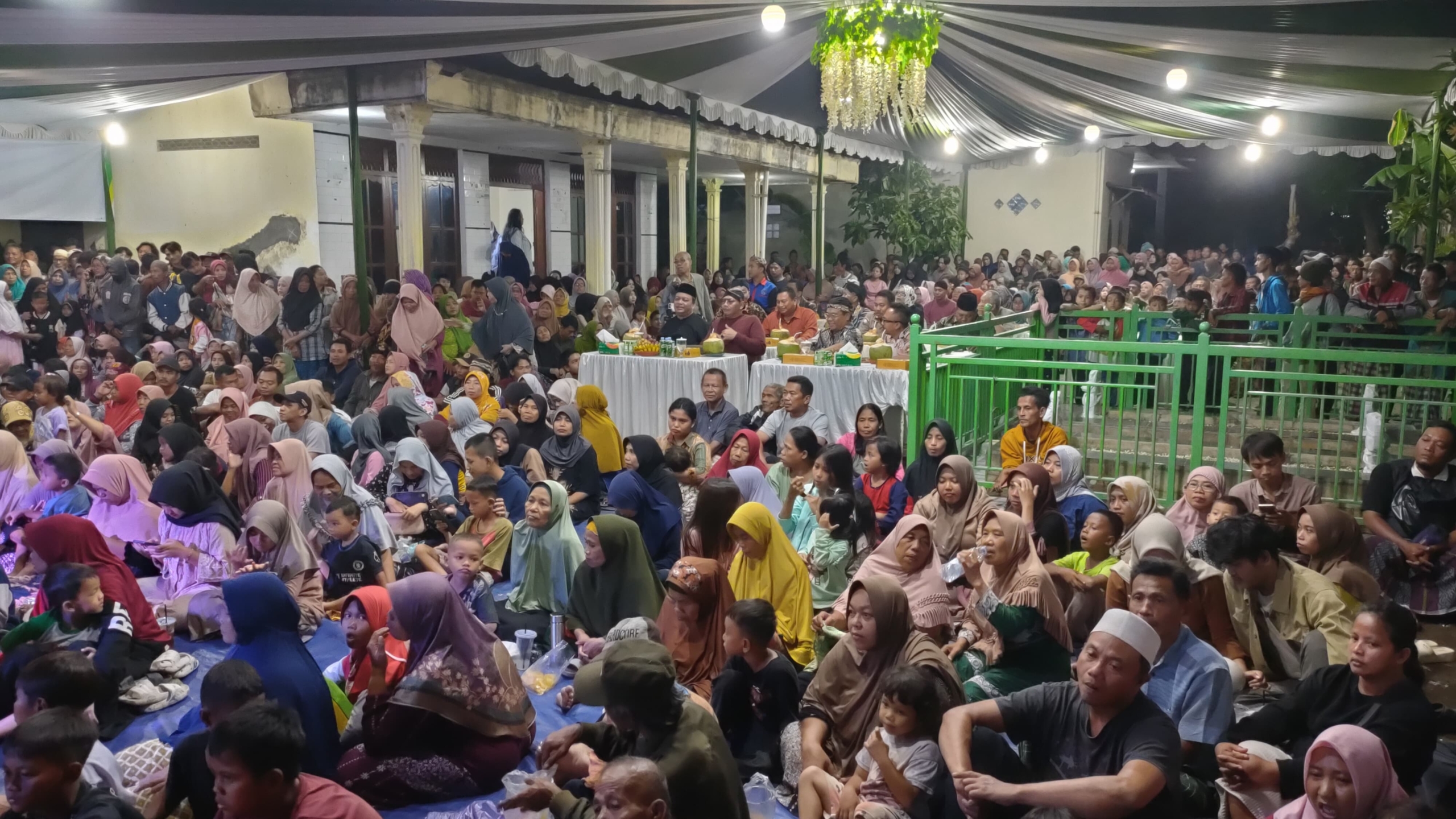 Warga Kaligangsa Hidupkan Sedekah Bumi