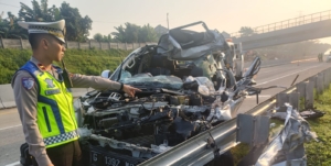 Tiga Tewas dalam Kecelakaan Maut di Tol Semarang–Batang