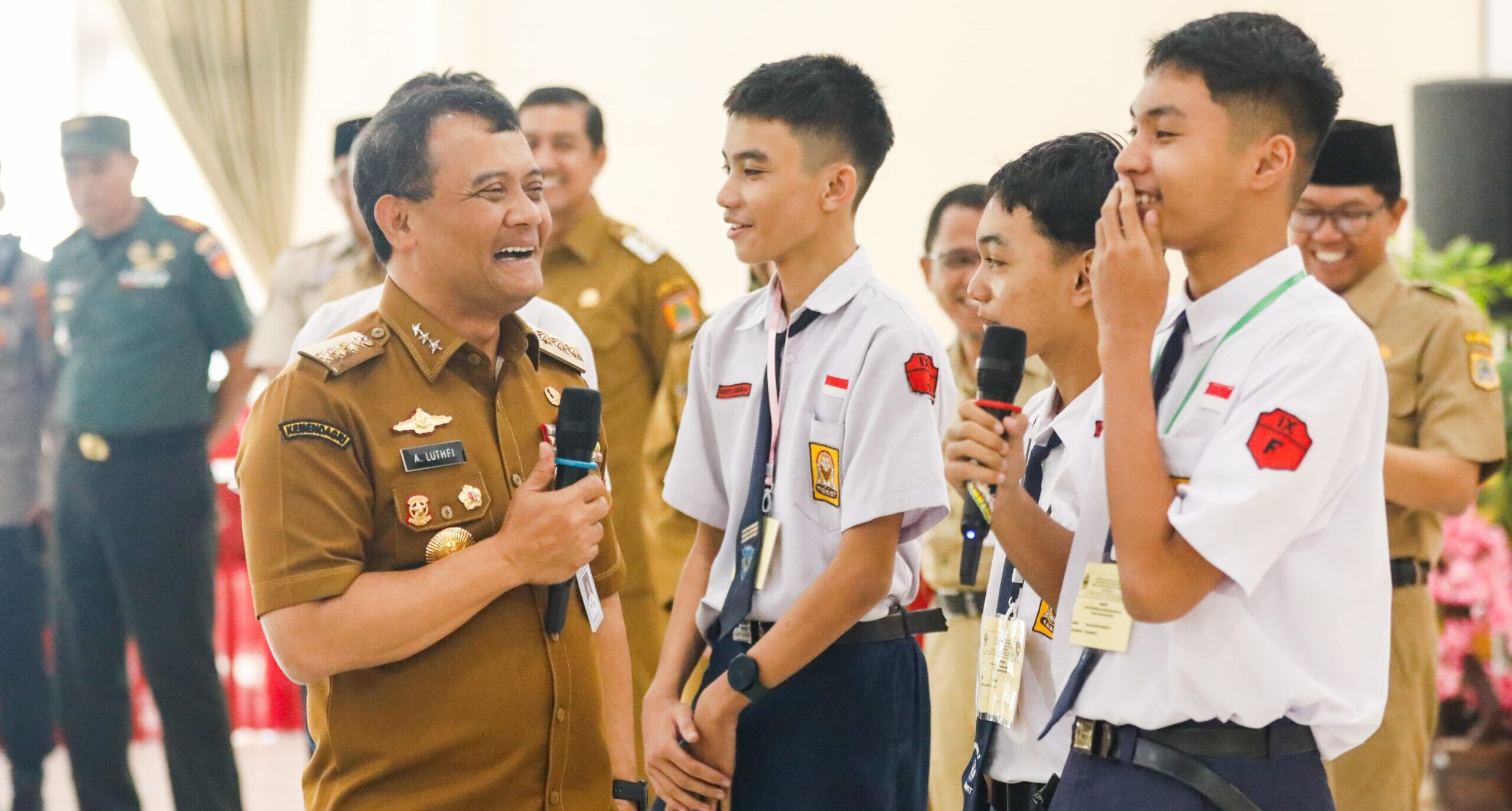 Ahmad Luthfi Ajak Pelajar SMAN 1 Kartasura Jauhi Tawuran dan Bullying