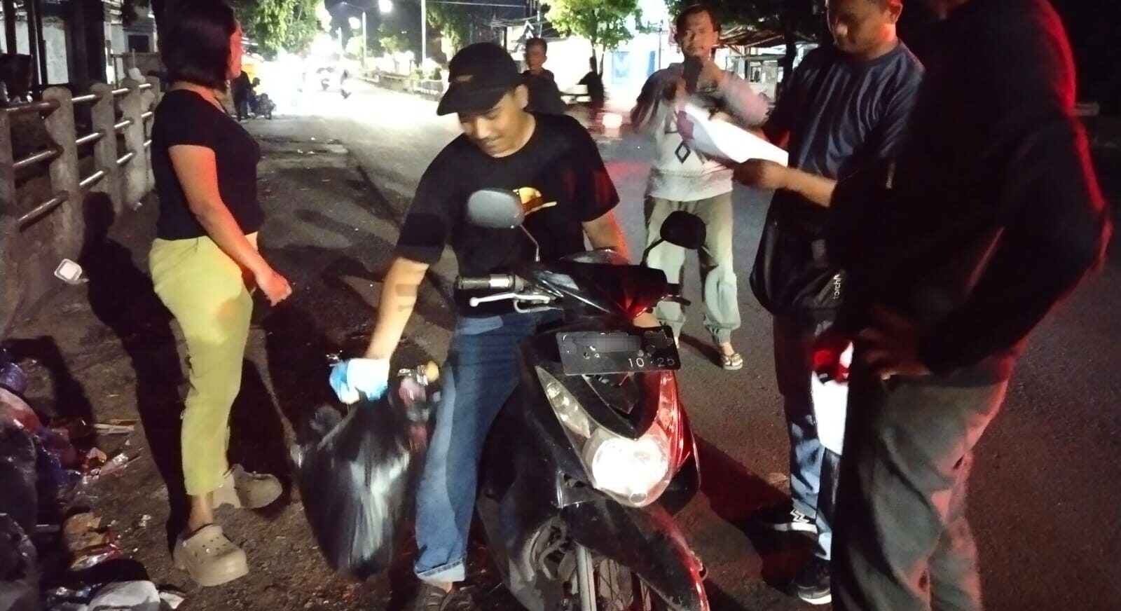 Buang Sampah Sembarangan di Jalan, 5 Warga Pemalang Diseret ke Pengadilan