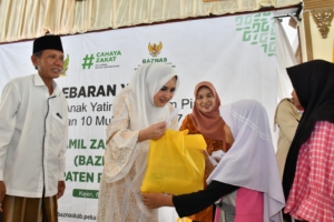 Momen 10 Muharam, Bupati Fadia Salurkan Santunan untuk Ratusan Anak Yatim Piatu