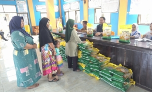 Polres Brebes Salurkan 100 Ton Beras Murah untuk Ringankan Beban Warga