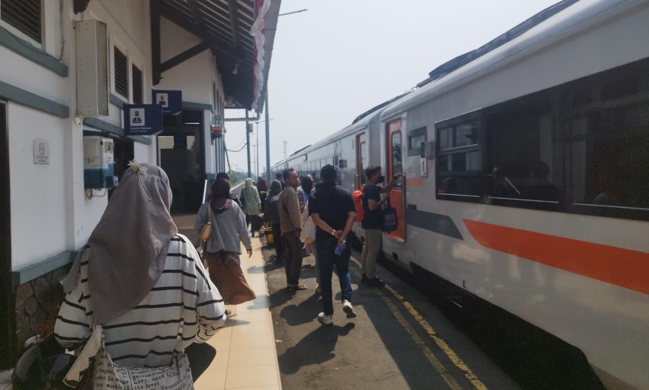 Kereta Argo Muria Berhenti di Stasiun Batang Mulai 15 Agustus 2025