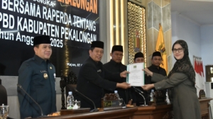 Pemkab Pekalongan dan DPRD Sahkan Perubahan APBD Kabupaten Pekalongan TA 2025