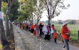 Warga Desa Taman Pemalang Tumpah Ruah Ikut Jalan Sehat Berhadiah Motor