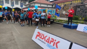 LUAR BIASA, Pelari dari Berbagai Komunitas Ramaikan Fun Run Lanal Tegal, Tempuh 4 Km