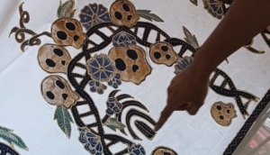 Hadiah Ultah Unik dan Menarik, Batik Costum Tematik Mulai Diminati