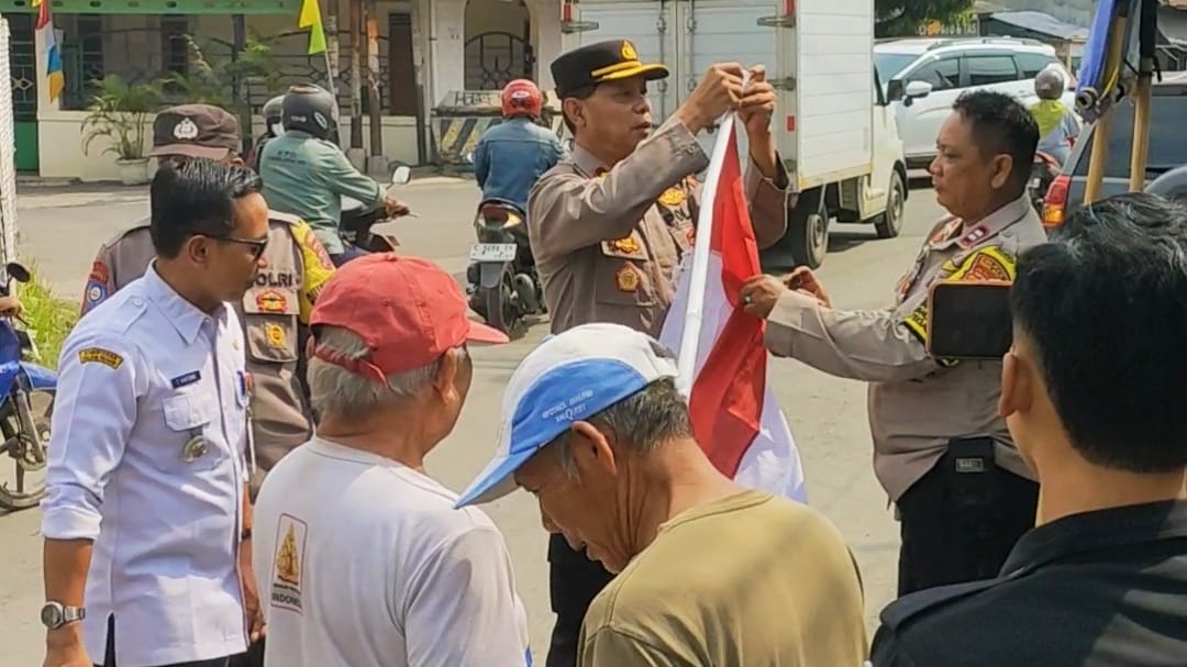 Rumah-rumah Warga Slerok Didatangi Camat dan Polisi