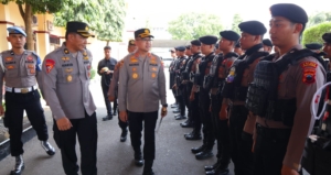 Kapolres Pekalongan Pimpin Apel Pemberangkatan Personel BKO ke Pati