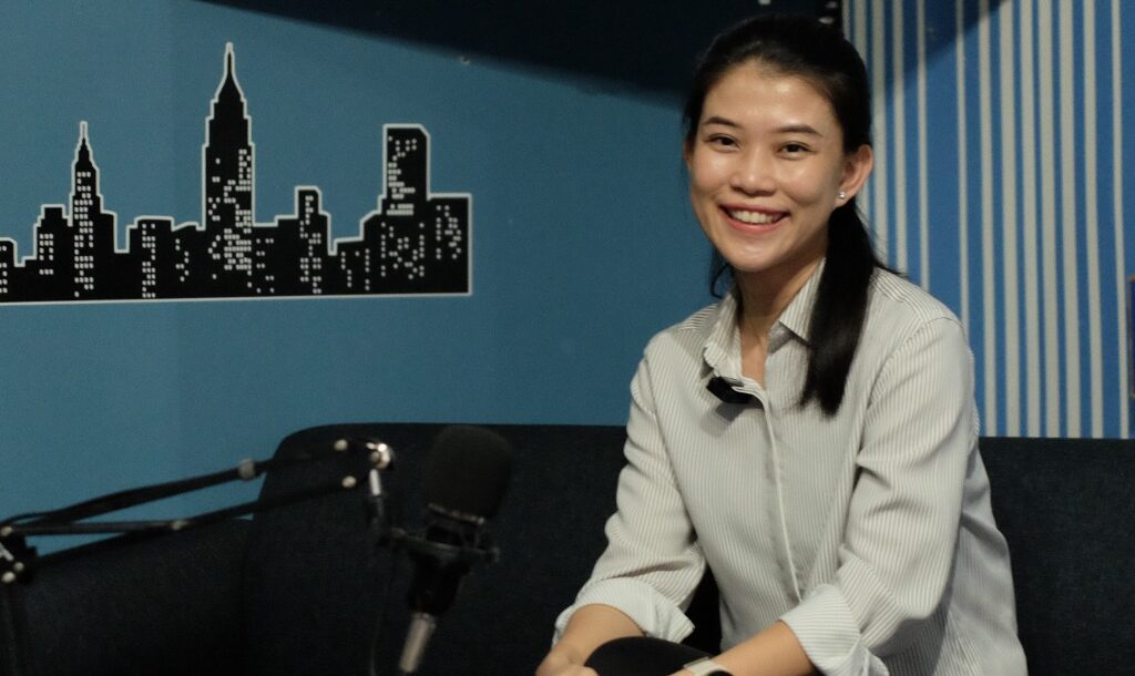 Mitos atau Fakta Main Gadget Bisa Bikin Mata Minus, Ini Penjelasan Dokter Spesialis Mata di kota Tegal