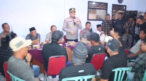 Kapolres Pekalongan Turun Tangan Mediasi Warga Desa Proto yang Minta Sekdes Mundur