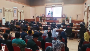 Lima Tablet, Kursi hingga Pagar DPRD Kota Tegal Raib Dijarah Massa