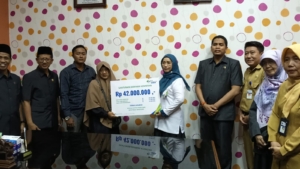 Iuran Rp 16 Ribu, Keluarga Pekerja di Tegal Terima Santunan Rp 42 Juta