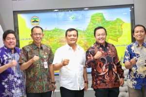 1.000 Pelari Ikuti Friendship Run Borobudur Marathon 2025 di Solo, Ahmad Luthfi Dorong Keterlibatan UMKM