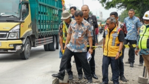 Prioritaskan Infrastruktur, Pemprov Jateng Percepat Perbaikan Jalan di 2025