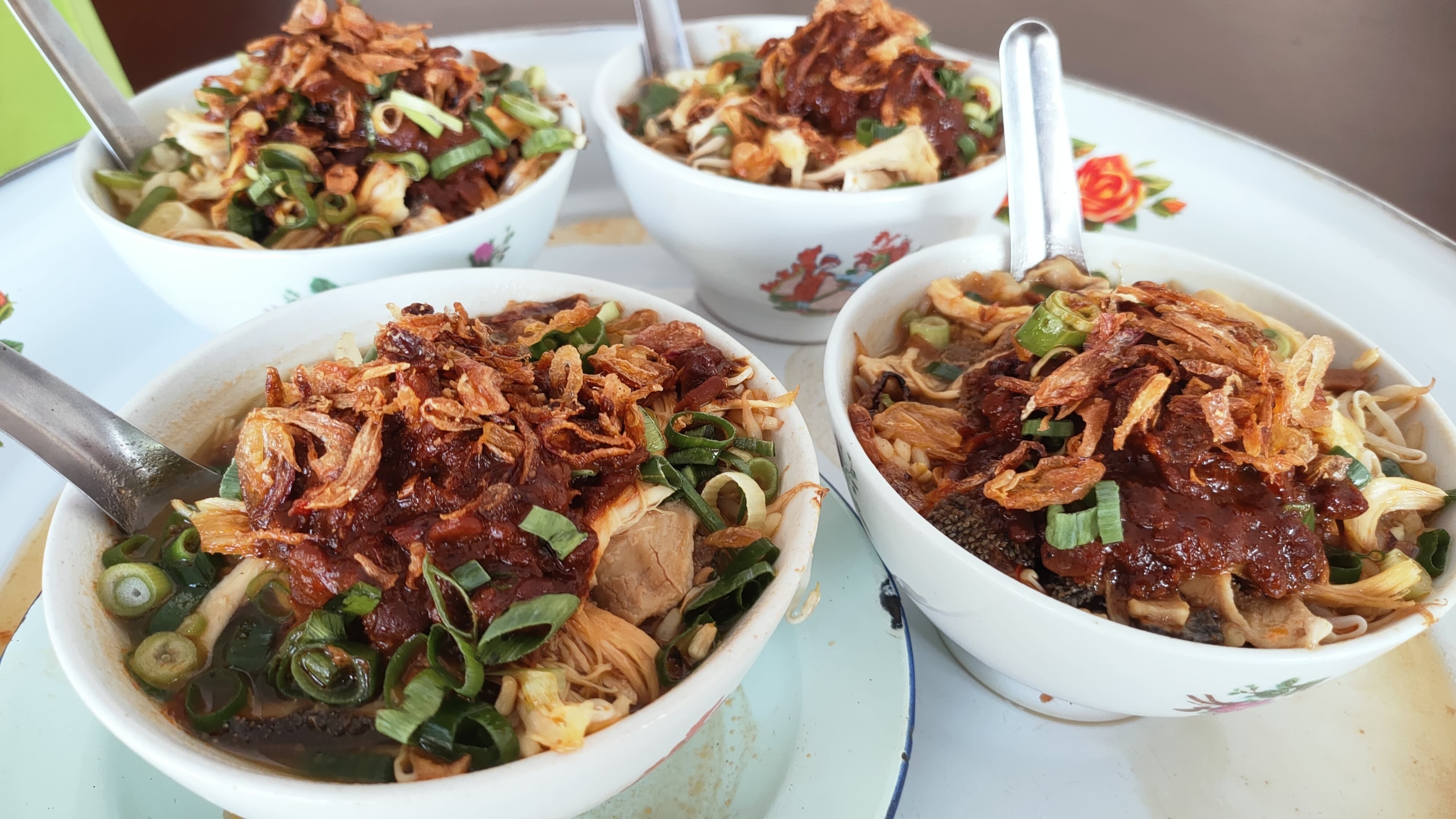 Soto Tauco Legendaris H. Caup Gendut, Ikon Kuliner Tegal Sejak 1972