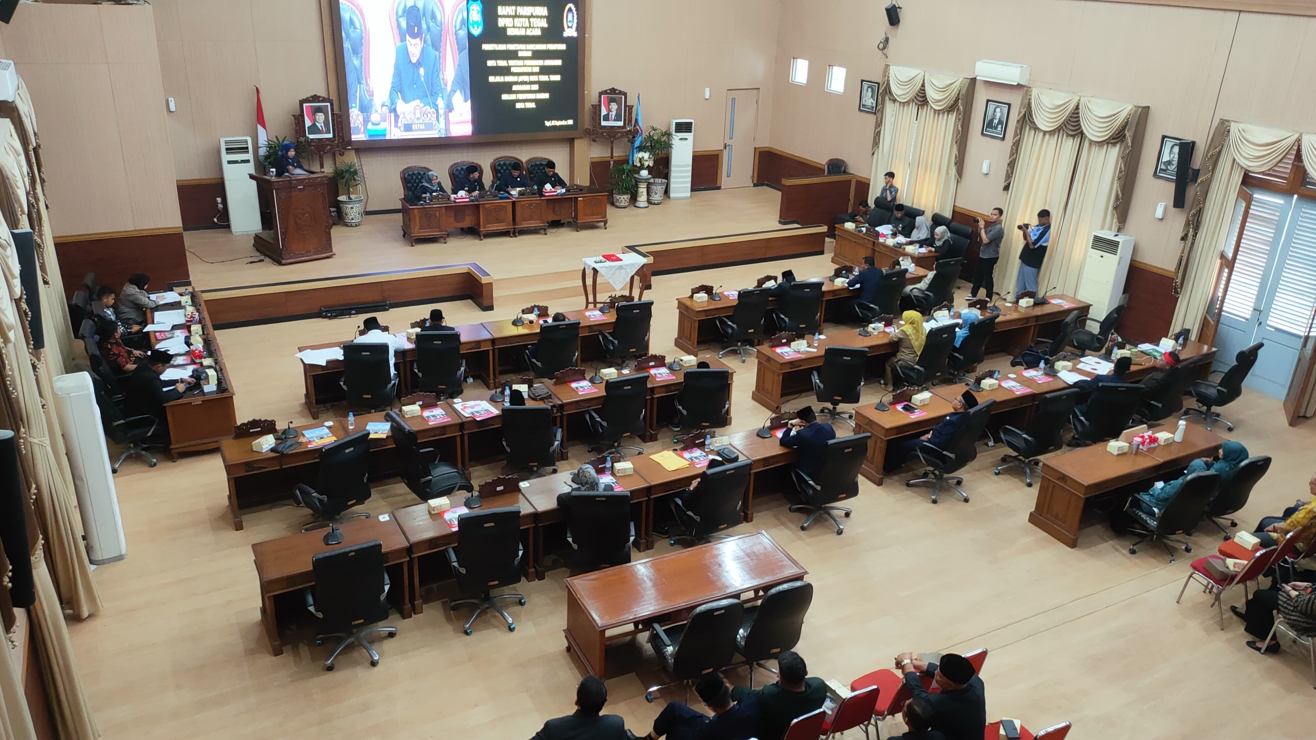 Ruang Paripurna DPRD Kota Tegal Mulai Difungsikan, Palu Sidang Ketua Hilang