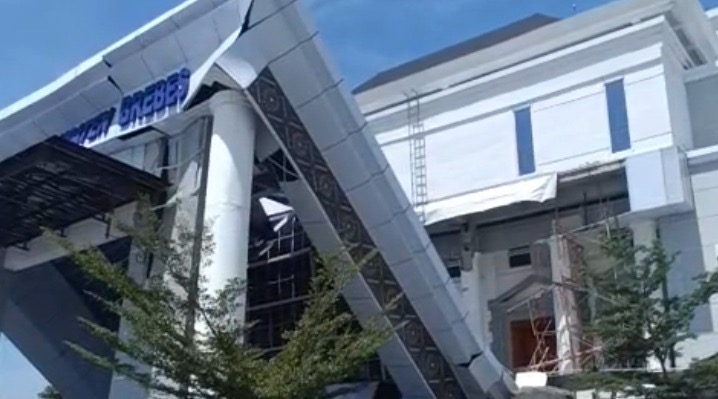 Kilas Balik Gedung KPT Brebes, Pernah Mangkrak 13 Tahun hingga Teras Ambruk