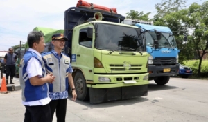 Kemacetan di Jalur Demak–Semarang Berangsur Terurai, Pemprov Jateng Bersama Kepolisian Lakukan Pengaturan di Titik Banjir