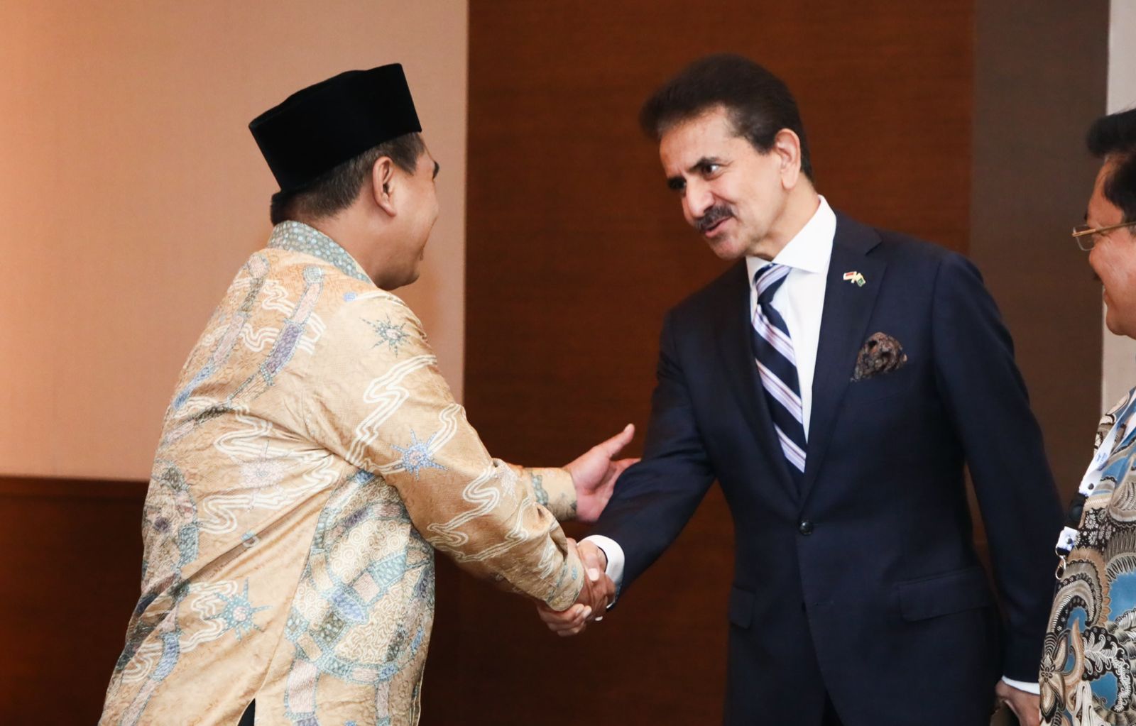 Berpotensi Besar, Taj Yasin Dorong Investor Asing Berinvestasi di Pariwisata Jawa Tengah