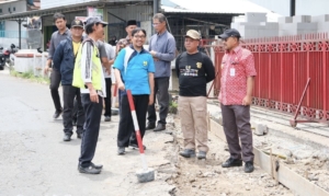 Anom Widiyantoro Pantau Langsung Progres Pembangunan Jalan di Pemalang