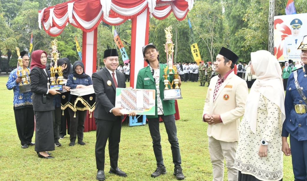 Peringatan Sumpah Pemuda ke-97, Pemkab Pekalongan Beri Penghargaan untuk Pemuda Berprestasi