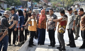 Dicor Beton Senilai 35 Miliar, Bupati Fadia dan Gubernur Jateng Tinjau Proyek Preservasi Jalan Kajen-Wiradesa